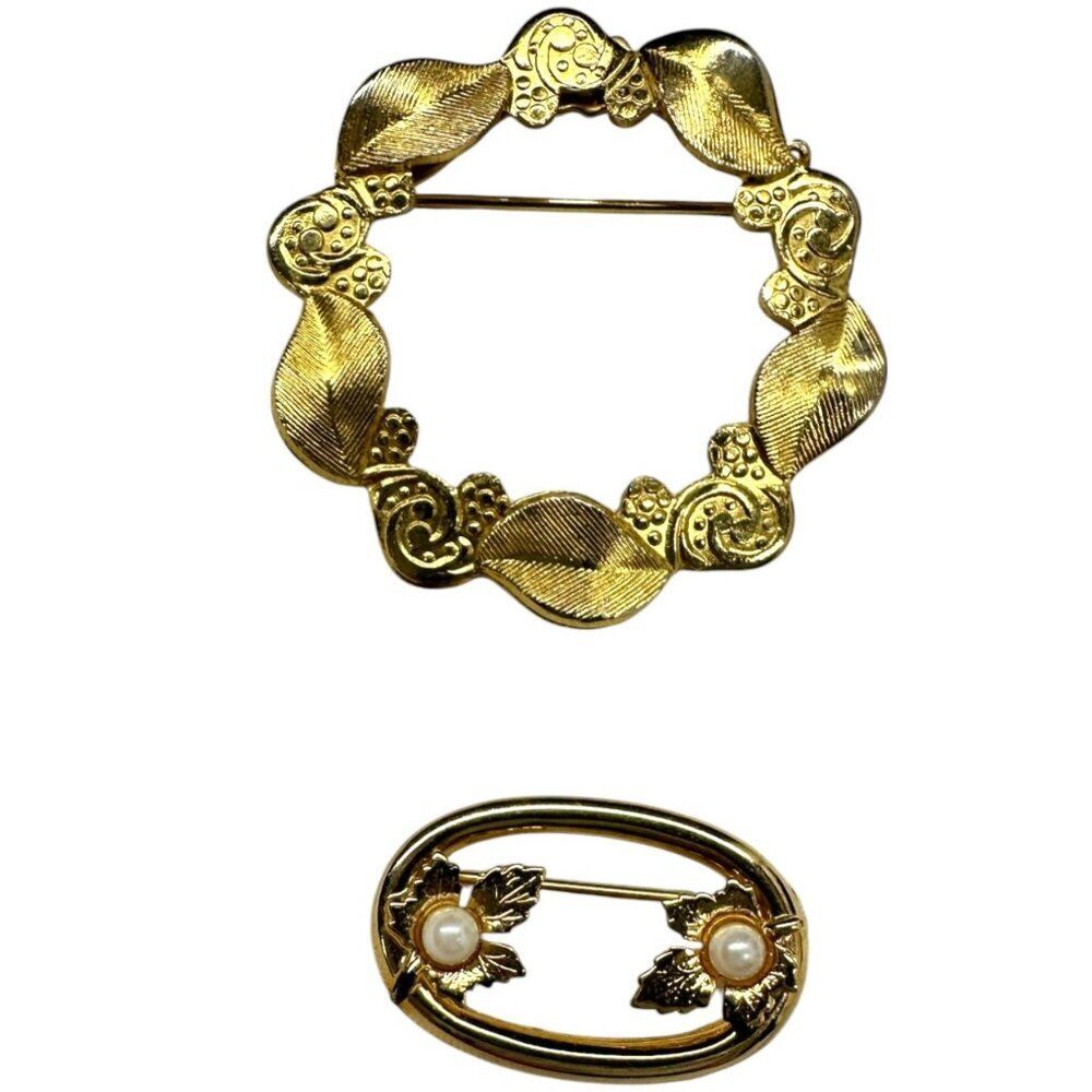 Goldtone Wreath Pins (Set of 2)